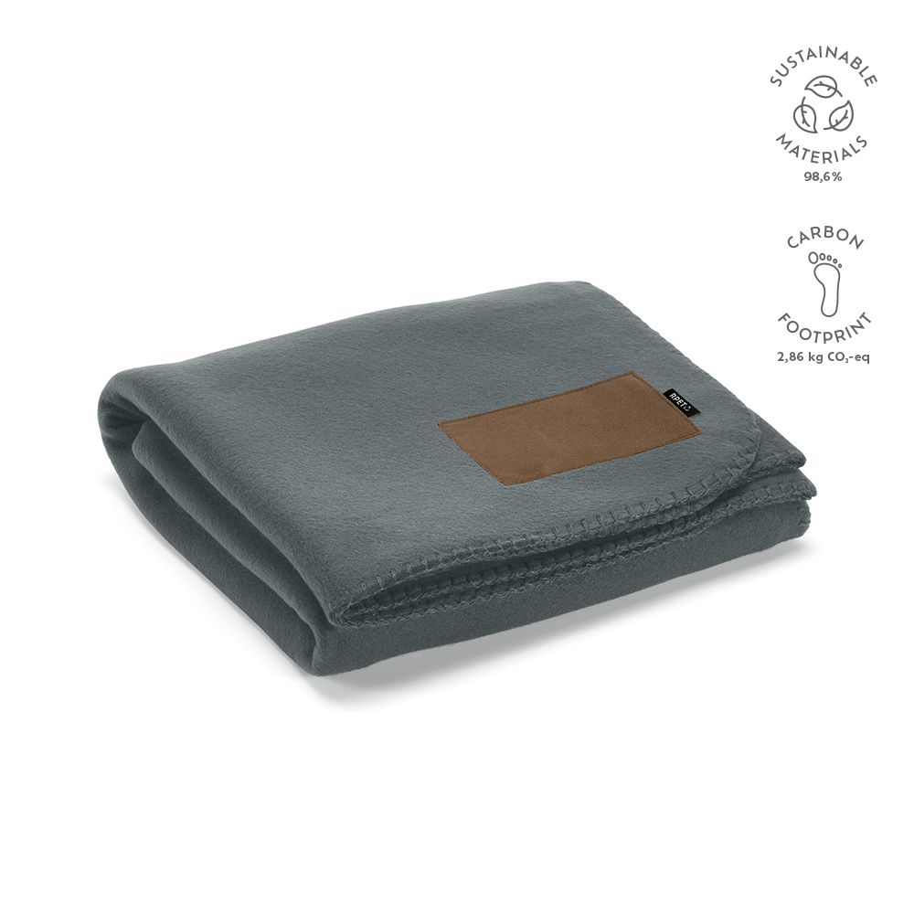 Pollock Decke aus rPET (180 g/m²). Mit personalisierbarem Aufnäher - Dunkelgrau